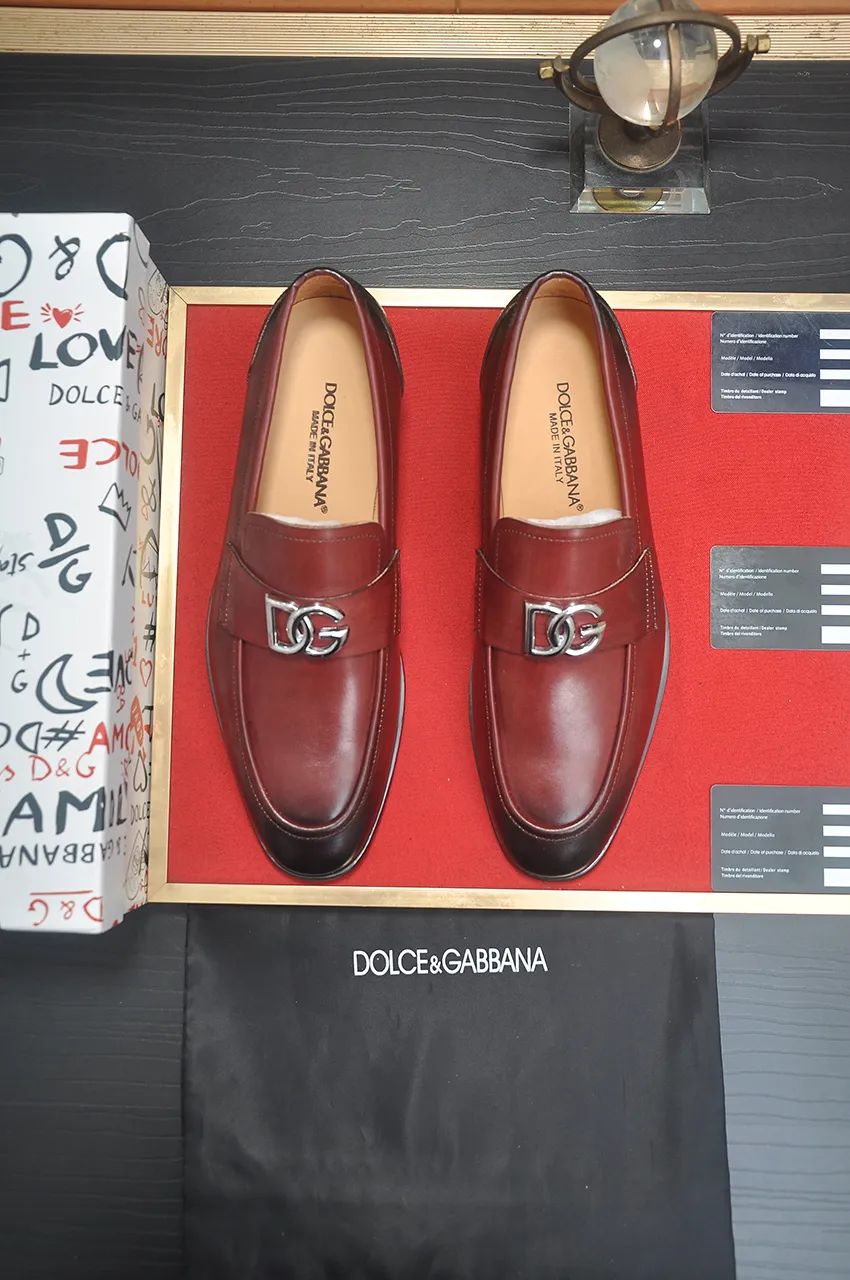 Men's men's shoes 💰500💶🌲 DG top 🔍🔍Men's new leather shoes 🚹 are on sale at the same time at the counter ⚠The uppers are imported cowhide from Italy, the entire imported cowhide lining, imported accessories 💪💪, completely 1⃣️ vs 1⃣️ replica 🇮 🇹💪💪, ⚠Sole: The original sole is specially provided by the original factory, the exclusive movable molded sole is super comfortable, ⚠The original factory follows the order, 🔍🔍high quality, you can enter and exit the counter at will, welcome to compare ⚠Size: 38-44 (45 customized)